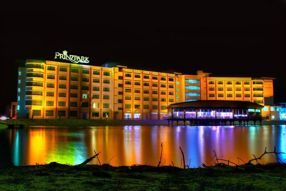 The Regency Waterfront Hotel Κουάλα Τερενγκάνου Εξωτερικό φωτογραφία